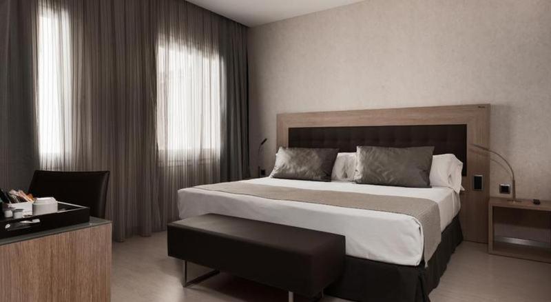 Catalonia Gran Via Madrid Hotel Room photo